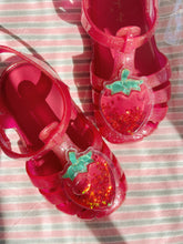 將圖片載入圖庫檢視器 lilo sandal - strawberry - LittleBae.