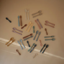 將圖片載入圖庫檢視器 Dinnerware Fork and Spoon Set (Powder Blue)