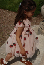 將圖片載入圖庫檢視器 yvonne frill dress - strawberry