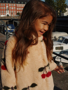 fuzzie coat - ma grande cerise