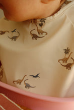 將圖片載入圖庫檢視器 Konges Sløjd rain forest themed 2-pack dinner bibs with sleeves, soft waterproof fabric for kids' messy mealtime protection