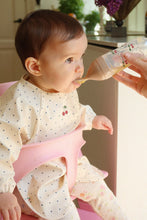 將圖片載入圖庫檢視器 2 pack dinner bib with sleeves - navy dot/rain washed - LittleBae.