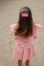 將圖片載入圖庫檢視器 Konges Sløjd Evia Bow Dress in Cherry Coeur with bow detail, soft fabric, and playful design for young children.