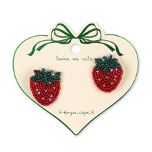 將圖片載入圖庫檢視器 Heart-shaped card with strawberry earrings on a white background