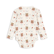 將圖片載入圖庫檢視器 Floral-patterned baby onesie on a white background