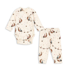 Load image into Gallery viewer, Baby onesie and pants set with bird pattern on a white background
