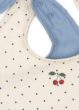 將圖片載入圖庫檢視器 2 pack dinner bib - navy dot/rain washed