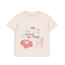 將圖片載入圖庫檢視器 Beige t-shirt with 'Snack Time' graphic on a white background