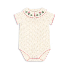 將圖片載入圖庫檢視器 Baby bodysuit with floral collar design on a white background