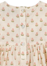 將圖片載入圖庫檢視器 Konges Sløjd Pacey Set GOTS Carta Fiori top in soft fabric, featuring floral pattern and comfortable fit for children.
