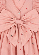 將圖片載入圖庫檢視器 Konges Sløjd Evia Bow Dress in Cherry Coeur, a charming children's dress with bow details and vibrant cherry pattern.