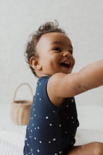 將圖片載入圖庫檢視器 Organic Cotton Singlet Bodysuit - Tiny Stars Black Iris