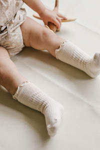 Natalie Frill Knee High Sock - Misty Pink