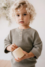 將圖片載入圖庫檢視器 Organic Cotton Waffle Andy Top - Woodland