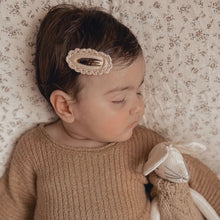 Load image into Gallery viewer, Crochet Clip // Blush Cream