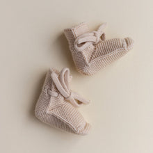 Load image into Gallery viewer, BOOTIES OAT | 0-9 months