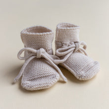 Load image into Gallery viewer, BOOTIES OFF WHITE | 0-9 months