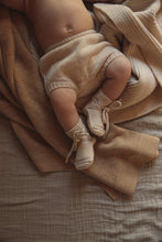 將圖片載入圖庫檢視器 BOOTIES OFF WHITE | 0-9 months