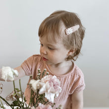 Load image into Gallery viewer, DAISY CLIP // BEIGE CORDUROY