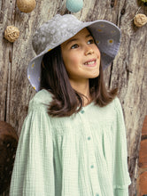 Load image into Gallery viewer, Daisy Reversible Sun Hat  3-6 Years