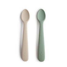 將圖片載入圖庫檢視器 Silicone Feeding Spoons (Cambridge Blue/Shifting Sand) 2-Pack