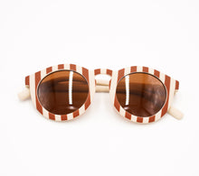 Load image into Gallery viewer, POLARIZED SUNGLASSES - Stripes Atlas + Tierra