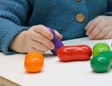 將圖片載入圖庫檢視器 Peanut Crayons