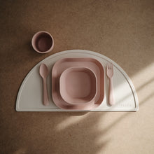 將圖片載入圖庫檢視器 mushie dinnerwares Square Dinnerware Plates, Set of 2 (Blush)